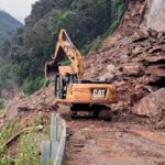 बारिश के बाद मलबा बना मुसीबत, दो नेशनल हाईवे समेत 54 सड़कें ठप