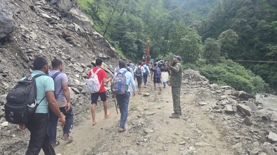 अस्थाई तौर पर रुकी हुई केदारनाथ धाम यात्रा आज हुई सुचारु