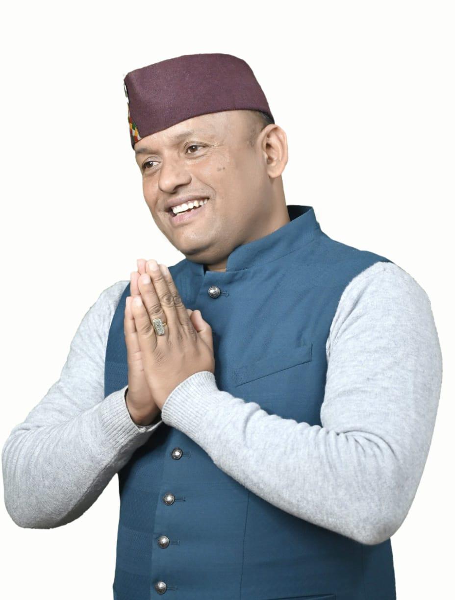 चमोली में पूर्व फौजी ने किया बड़ा उलटफेर, पूर्व मंत्री की पत्नी को दी शिकस्त