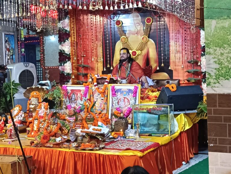 भगवान के श्रीमुख से प्रकट हुई भागवत कथा, भक्त हुए भावविभोर