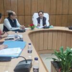 एससीईआरटी नियमावली में देरी पर मंत्री धन सिंह रावत नाराज़, अधिकारियों को लगाई फटकार