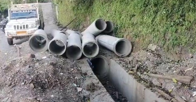 मसूरी में पर्यावरण से खिलवाड़! प्राकृतिक नाले की दिशा बदलने की कोशिश, प्रशासन पर उठे सवाल