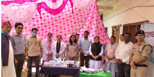 वरिष्ठ नागरिक दिवस पर विधिक जागरूकता एवं स्वास्थ्य शिविर का आयोजन