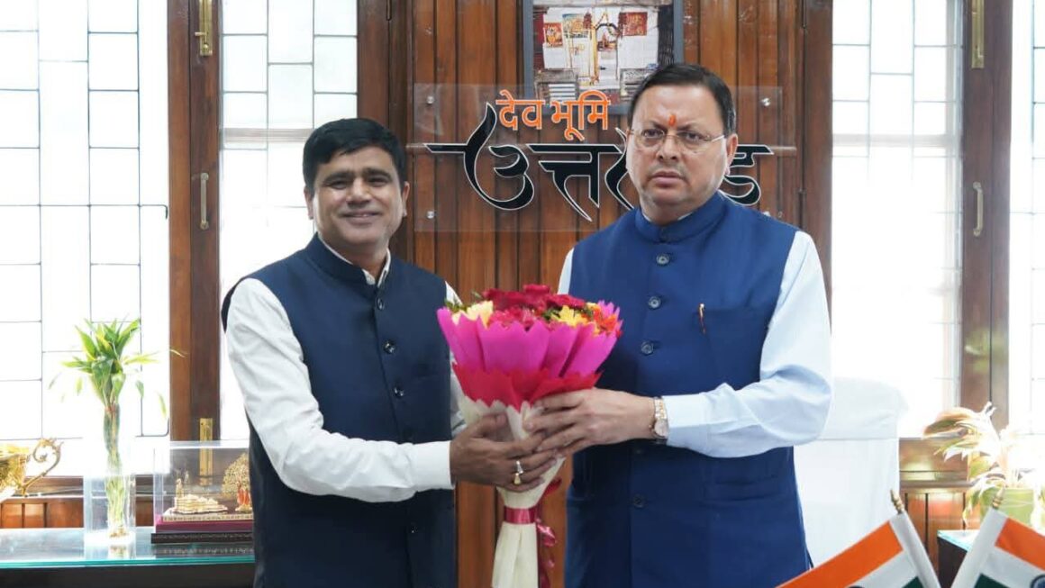 राज्य मंत्री सुनील सैनी की सीएम धामी से भेंट, पिछड़ा वर्ग कल्याण योजनाओं पर हुई चर्चा