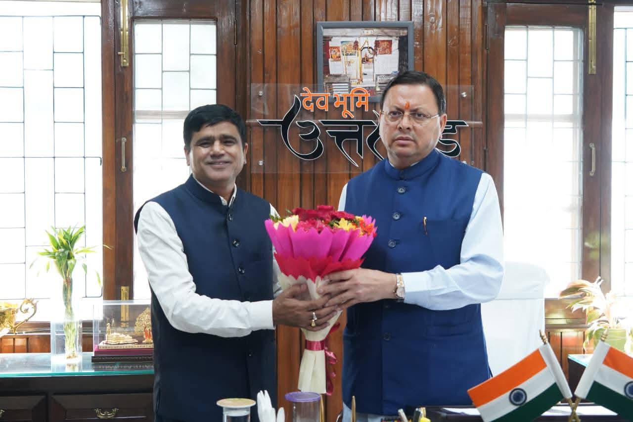 राज्य मंत्री सुनील सैनी की सीएम धामी से भेंट, पिछड़ा वर्ग कल्याण योजनाओं पर हुई चर्चा