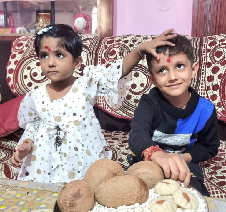 भैया दूज का पर्व श्रद्धा और उल्लास के साथ मनाया गया, बहनों ने भाइयों के दीर्घायु की कामना की