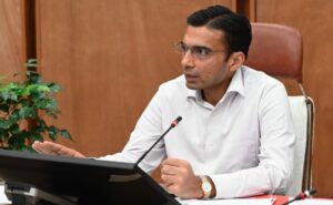 जिलाधिकारी सविन बंसल ने कहा – सावधानी के साथ मनाएं दीपावली का पर्व