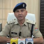 दिवाली के त्योहारों को लेकर पुलिस का एक्शन मोड ऑन, बाज़ार में मोबाइल पार्टी हुई तैनात