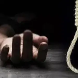 गरुणताल के पास पेड़ से लटका मिला टैक्सी चालक का शव, पुलिस जांच में जुटी