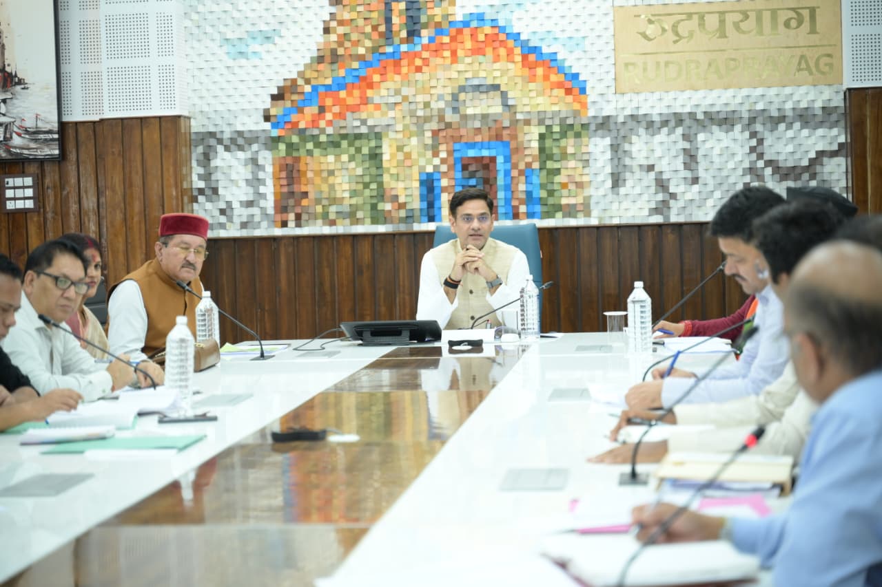 आगामी मानसून से पहले जिले में हो सभी कार्य पूरे- प्रभारी मंत्री बहुगुणा