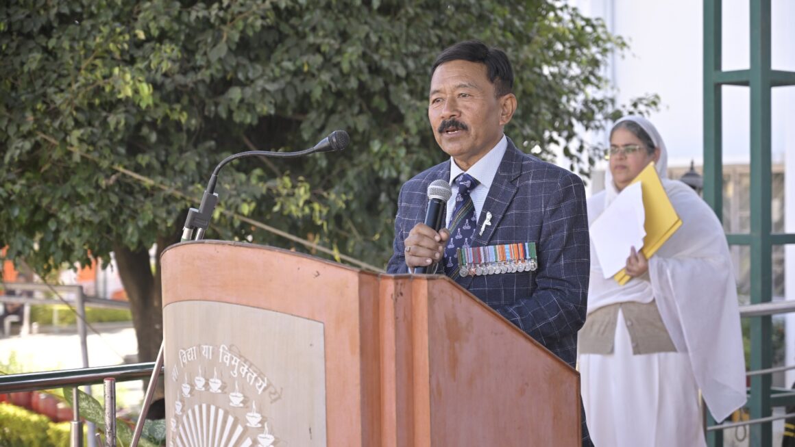 निर्मल दीपमाला पब्लिक स्कूल में अंतर्सदनीय क्रीड़ा महोत्सव का हुआ सुखद समापन नचिकेता सदन ने जीती चैंपियन ट्रॉफी