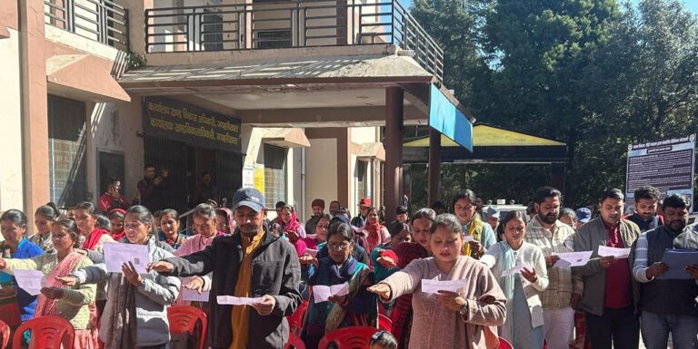 बहुउद्देशीय शिविर में लोगों को योजनाओं से किया लाभान्वित, 63 ग्राम प्रधानों को दिलायी शपथ