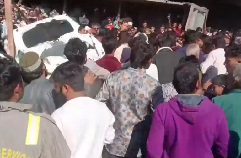 दिल्ली–देहरादून एक्सप्रेसवे पर भीषण दुर्घटना, डंपर कार पर पलटा; सात  लोगों की मौत