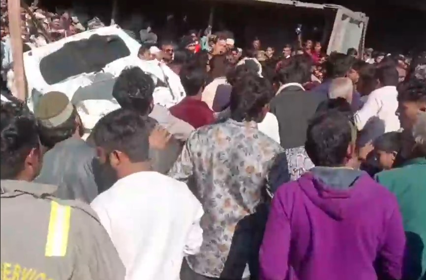 दिल्ली–देहरादून एक्सप्रेसवे पर भीषण दुर्घटना, डंपर कार पर पलटा; सात  लोगों की मौत