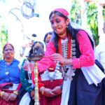 बैकुंठ चतुर्दशी मेले में आयोजित हुई पहाड़ी परिधान प्रतियोगिता