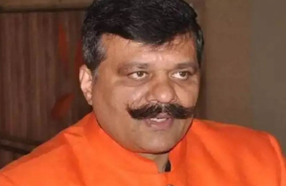 राजपुर रोड मारपीट केस: पूर्व विधायक के बेटे दिव्य प्रताप ने पुलिस के सामने पेश होकर दी सफाई