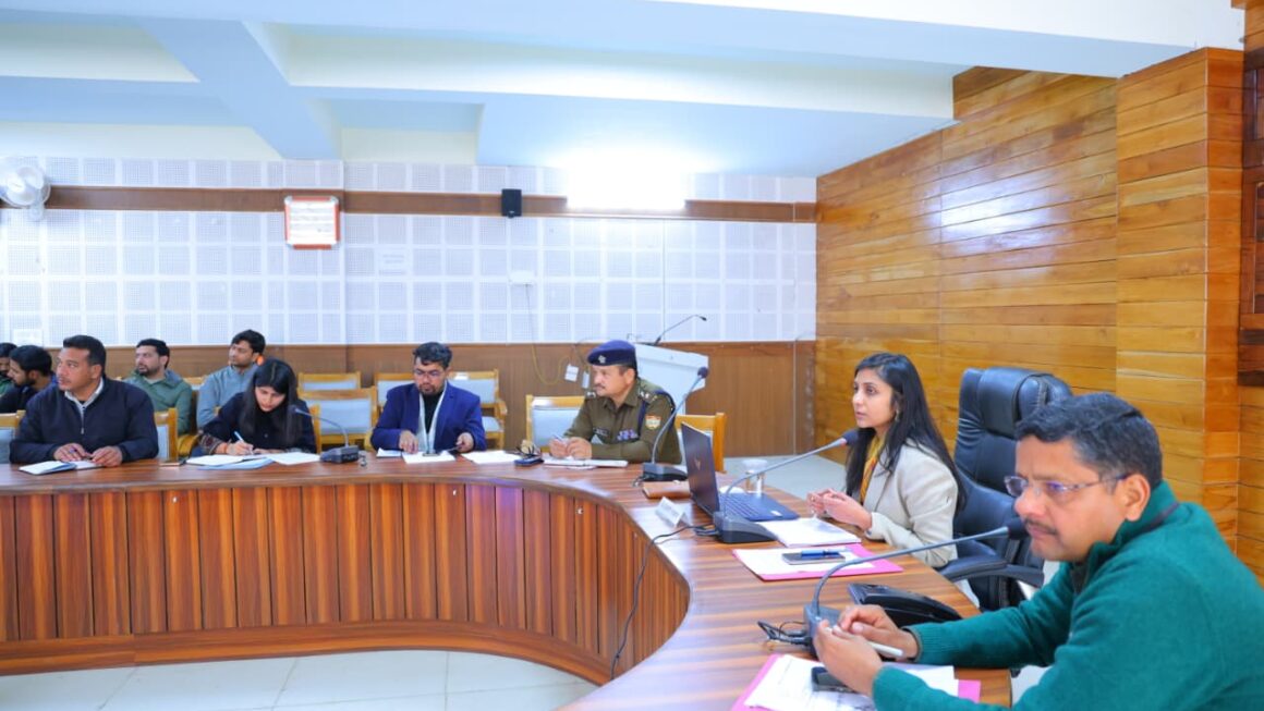 गुलदार प्रभावित क्षेत्रों में बच्चों की सुरक्षा कड़ी, जिलाधिकारी ने बनायी समन्वित कार्ययोजना