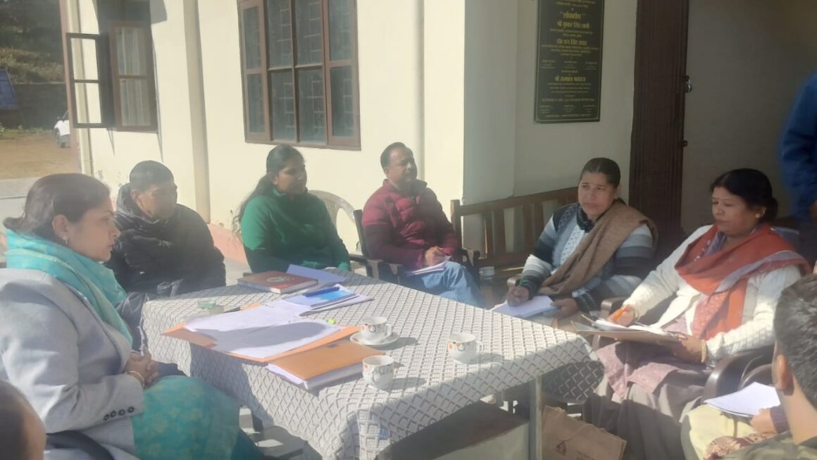 बेटी बचाओ-बेटी पढ़ाओ योजना पर चौबट्टाखाल में बैठक