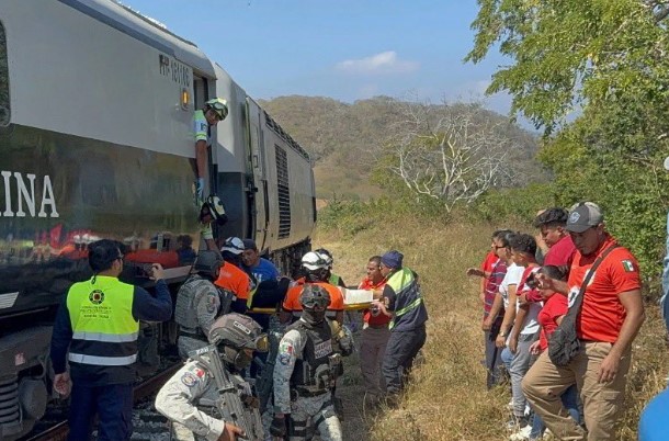 मेक्सिको में रेल हादसा: 13 की मौत, 98 घायल; राष्ट्रपति ने दिए जांच और राहत के आदेश