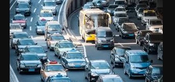 नए साल की भीड़ को देखते हुए नोएडा में ट्रैफिक अलर्ट, सेक्टर-18 और मॉल इलाकों में बदले रूट