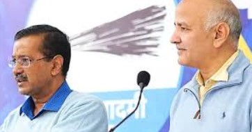 कथित फांसी घर विवाद में  पूर्व CM केजरीवाल और सिसोदिया की बढ़ीं मुश्किलें, विशेषाधिकार समिति की रिपोर्ट पेश