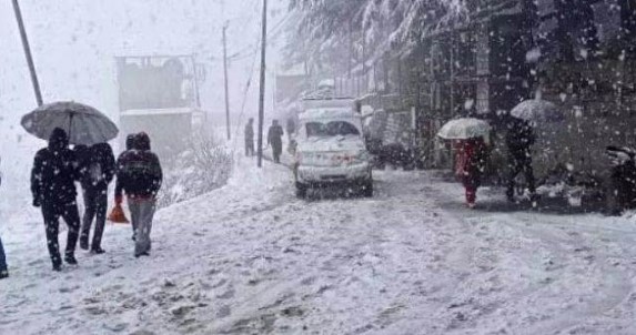 हिमाचल में पश्चिमी विक्षोभ की दस्तक, तीन दिन बारिश-बर्फबारी से राहत की उम्मीद