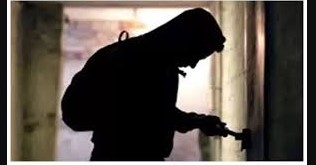 गाजियाबाद में चोरों का आतंक: बीमार पत्नी से मिलने गए व्यक्ति का घर किया खाली, उड़ा ले गए सारे गहने