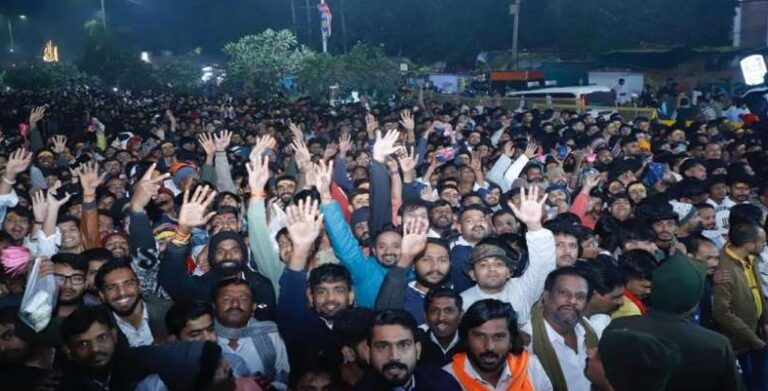 नए साल 2026 की सुबह आस्था के नाम, देशभर के धार्मिक स्थलों पर उमड़ा श्रद्धालुओं का सैलाब