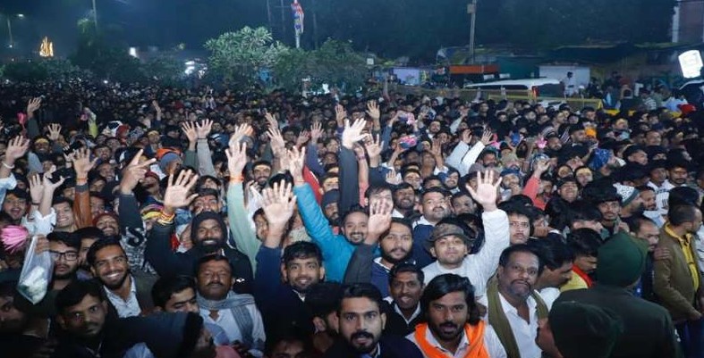 नए साल 2026 की सुबह आस्था के नाम, देशभर के धार्मिक स्थलों पर उमड़ा श्रद्धालुओं का सैलाब