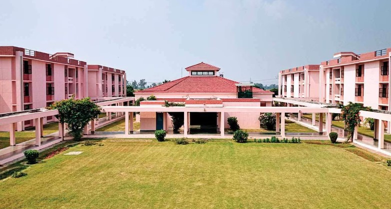 IIT कानपुर का बड़ा फैसला: नए छात्रों के लिए अनिवार्य होगी मानसिक स्वास्थ्य जांच