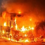कर्नाटक में चलती बस में लगी भीषण आग, ड्राइवर की सूझबूझ से 36 यात्रियों की जान बची
