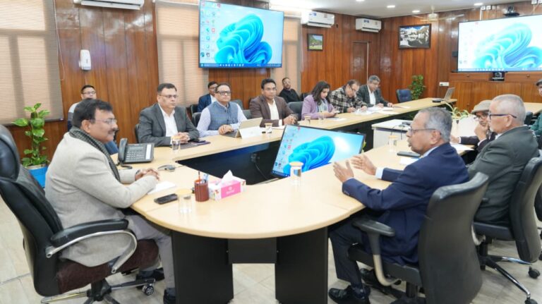 देहरादून में मुख्य सचिव आनंद बर्धन की अध्यक्षता में नगर निकायों की वित्तीय आत्मनिर्भरता पर मंथन