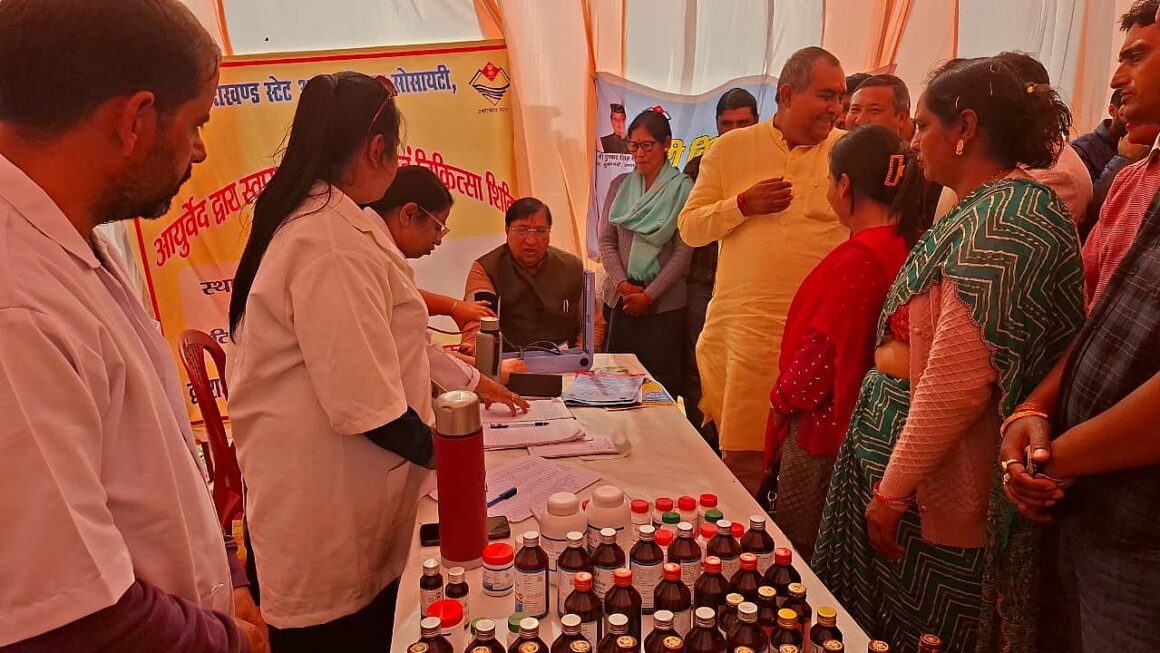 हरियावाला पहुंचे सांसद नरेश बंसल, ‘सरकार आपके द्वार’ कार्यक्रम में सुनीं शिकायतें