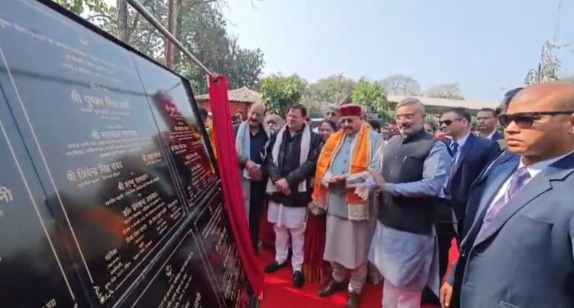 मुख्यमंत्री ने हरिद्वार में 34 प्रमुख अवसंरचना कार्यों का किया शिलान्यास