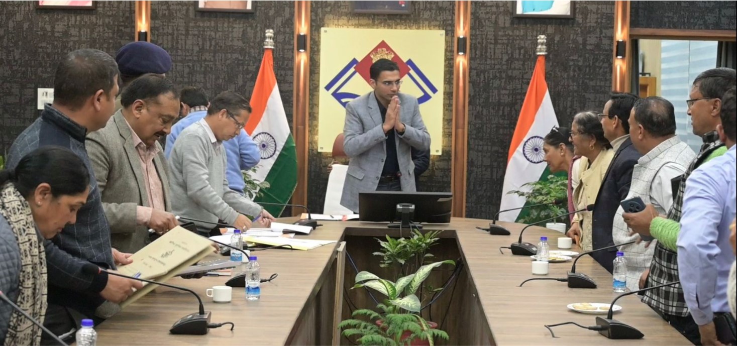 राज्य आंदोलनकारी राज्य के निर्माता हैं, उनकी समस्याओं का समाधान प्रशासन की जिम्मेदारी है- डीएम