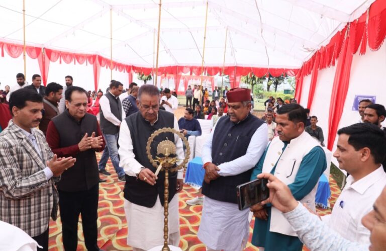 कृषि मंत्री गणेश जोशी ने रेशम कृषि मेले का किया शुभारंभ