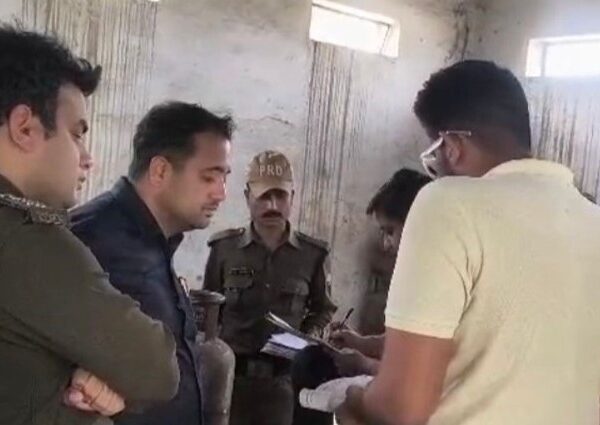 गैस संकट की अफवाहों के बीच प्रशासन की छापेमारी, 37 सिलिंडर बरामद