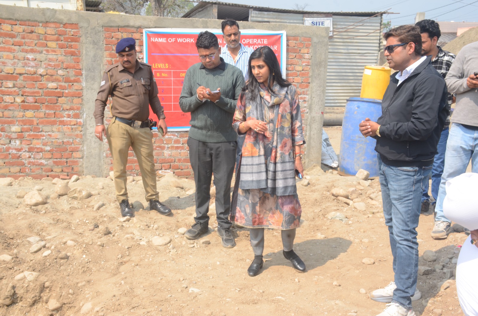 कोटद्वार में विकास परियोजनाओं का डीएम ने किया स्थलीय निरीक्षण, गुणवत्ता और समयबद्धता पर कड़े निर्देश