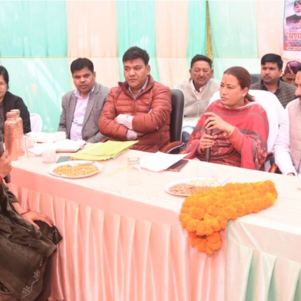 मंत्री रेखा आर्या ने किया 50 से अधिक शिकायतों का मौके पर निस्तारण