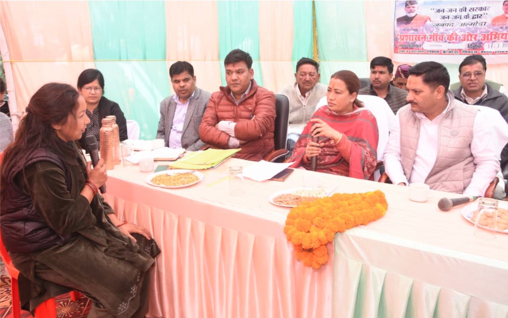 मंत्री रेखा आर्या ने किया 50 से अधिक शिकायतों का मौके पर निस्तारण