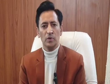 डहरिया में संदिग्ध गैस वितरण: कुमाऊं आयुक्त की कार्रवाई, आउटसोर्स स्टाफ पर गिरी गाज