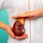 किडनी स्टोन के लक्षण और खतरे जानिए, देर करने से बढ़ सकती है परेशानी