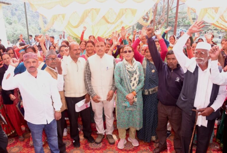 दूरस्थ गांवों तक विकास पहुंचाना सरकार की प्राथमिकता- रेखा आर्या