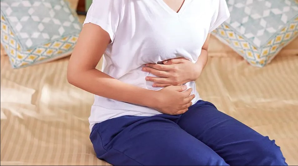 पेट से जुडी सामान्य समस्याओं को न करें नजरअंदाज, हो सकते हैं पेट के कैंसर के शुरुआती लक्षण