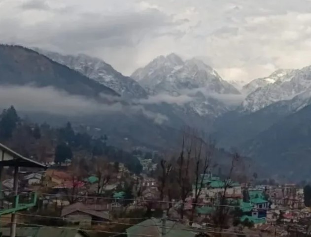 पहाड़ी जिलों में येलो अलर्ट जारी, तेज हवाओं के साथ बारिश-बिजली की चेतावनी