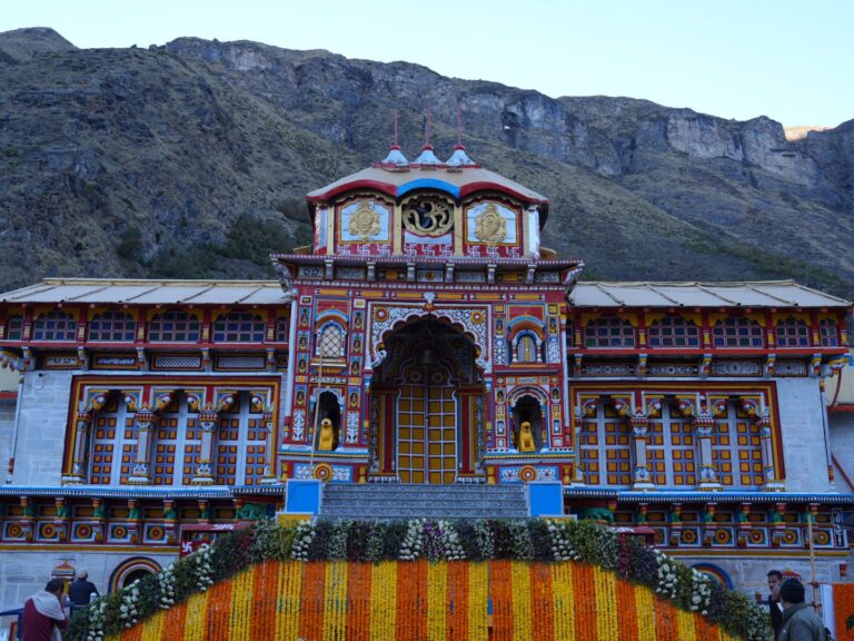 बदरीनाथ धाम के कपाट 23 अप्रैल सुबह 6:15 बजे खुलेंगे, गद्दी और डोली यात्रा पहुंची
