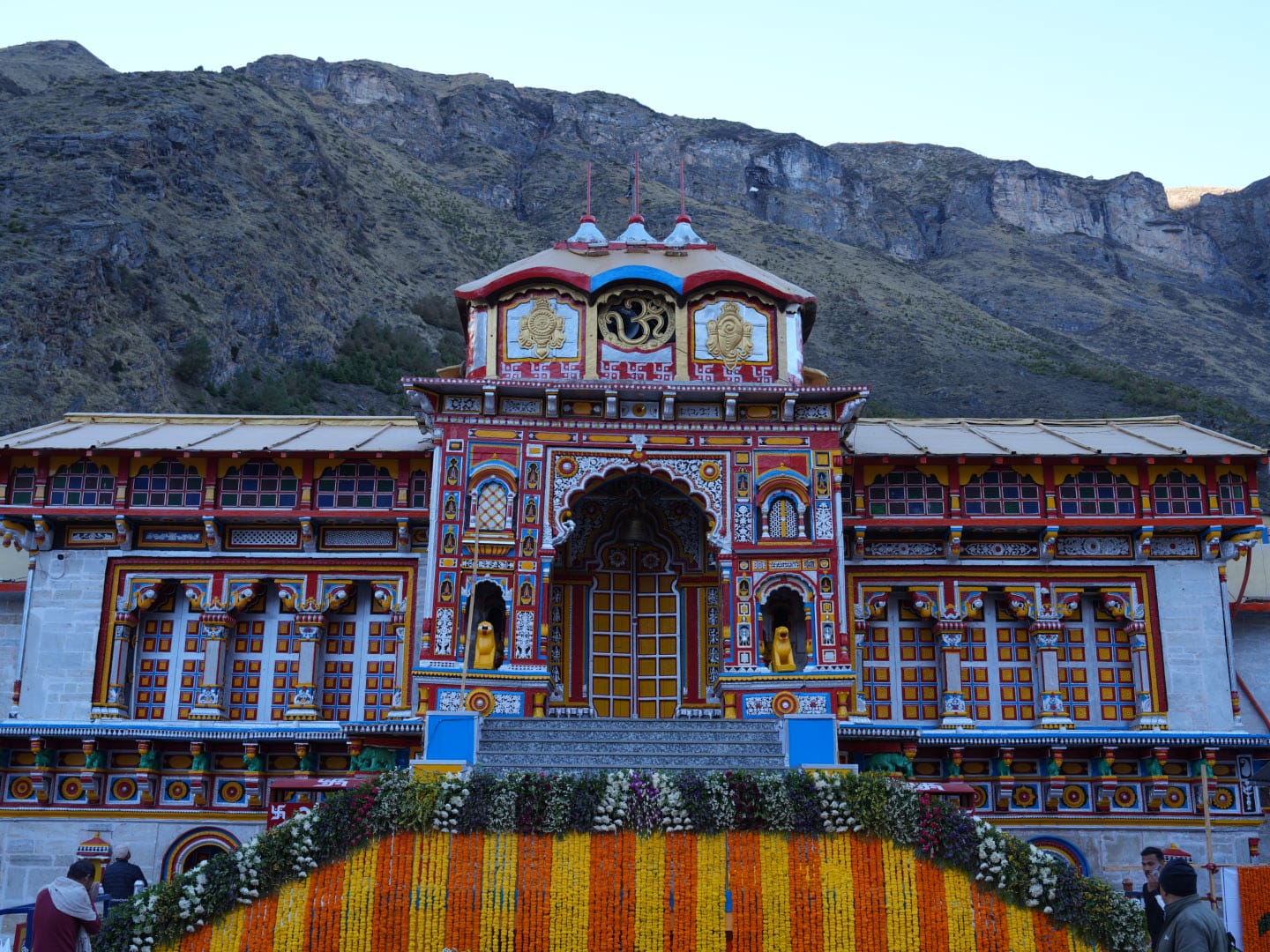 बदरीनाथ धाम के कपाट 23 अप्रैल सुबह 6:15 बजे खुलेंगे, गद्दी और डोली यात्रा पहुंची