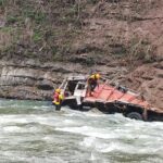 यमुना पुल के समीप ट्रक दुर्घटना में लापता व्यक्ति की SDRF द्वारा सर्चिंग जारी