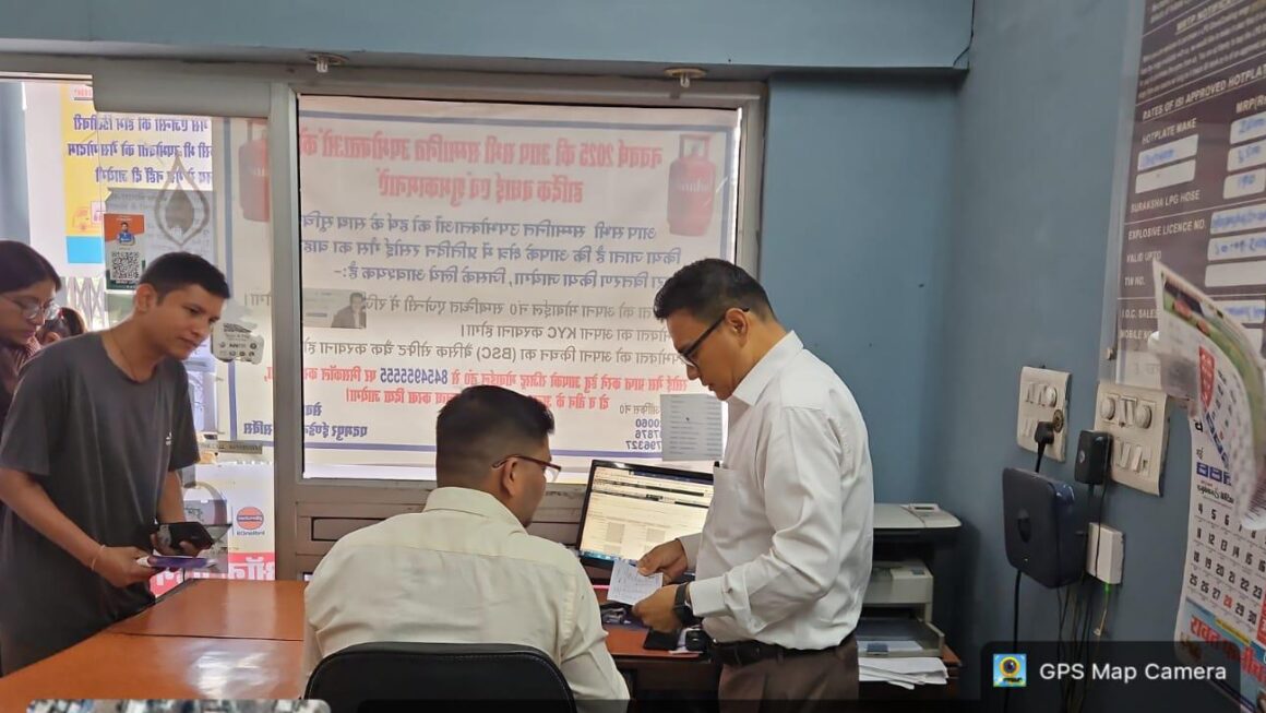 एलपीजी आपूर्ति व्यवस्था पर प्रशासन की कड़ी नजर, 04 गैस गोदामों का औचक निरीक्षण