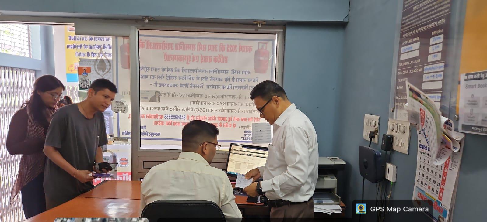 एलपीजी आपूर्ति व्यवस्था पर प्रशासन की कड़ी नजर, 04 गैस गोदामों का औचक निरीक्षण